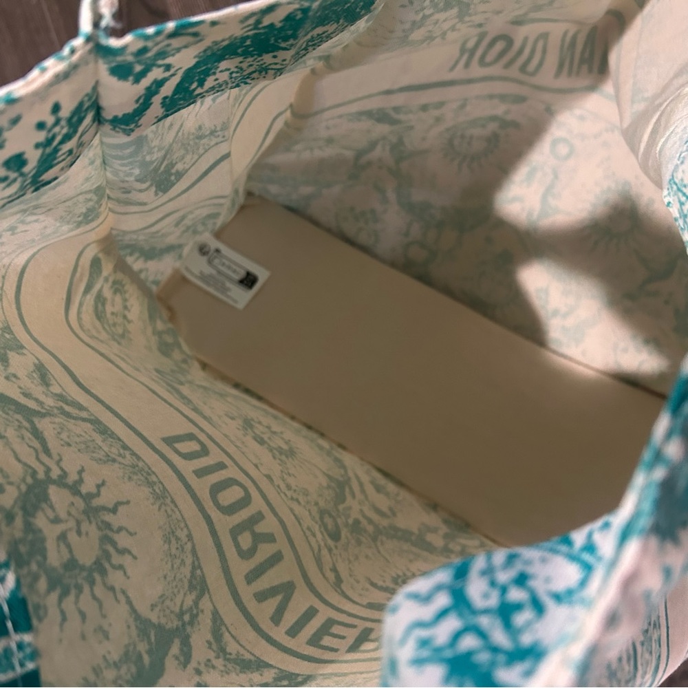 Dior Cosmetics Tote Bag - Picture 9 of 10